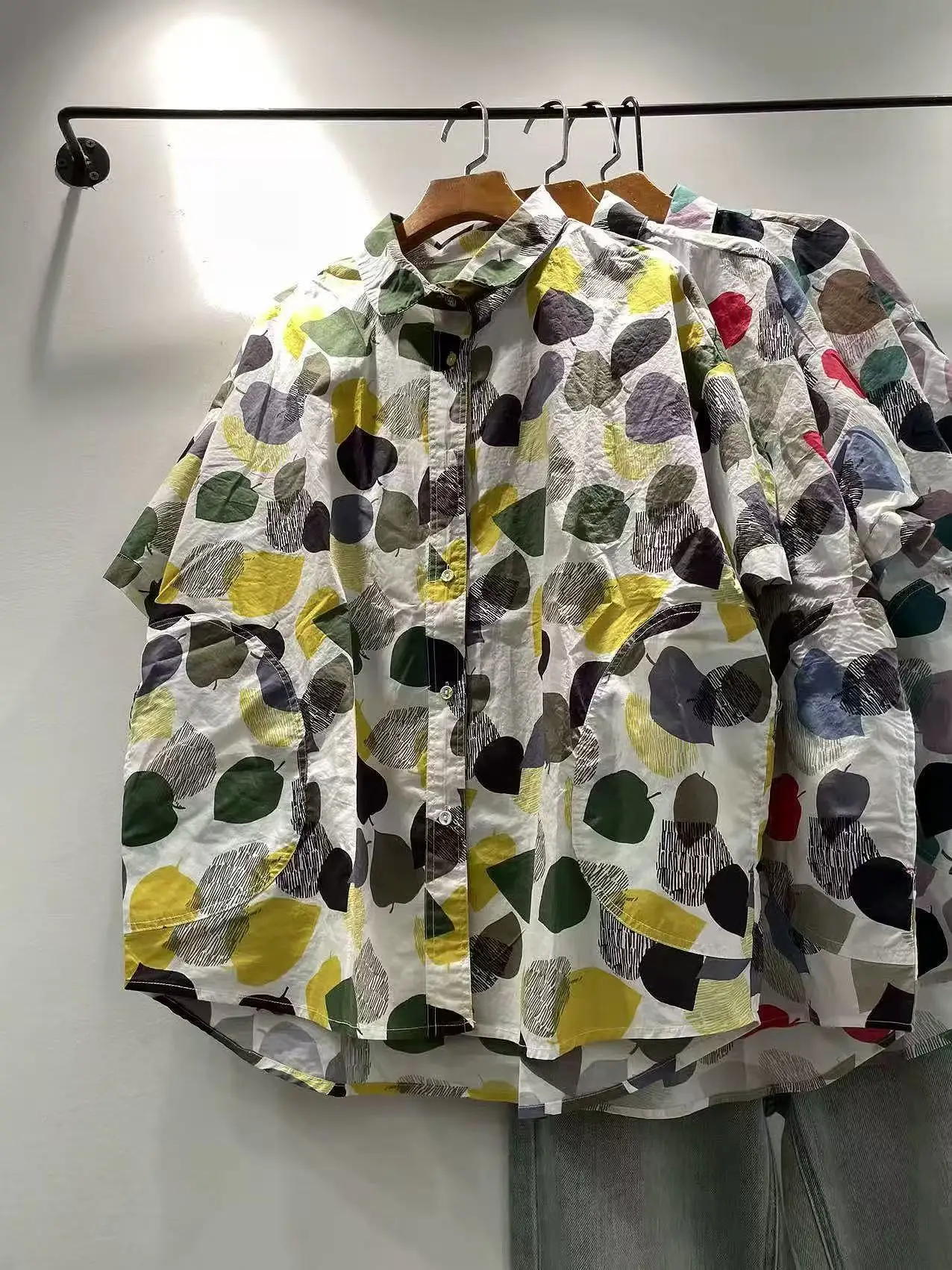 

Топы большого размера (обхват груди 124 см) в японском стиле, хлопковые, с принтом разноцветных листьев, с короткими рукавами, для женщин, летние топы в гавайском стиле.