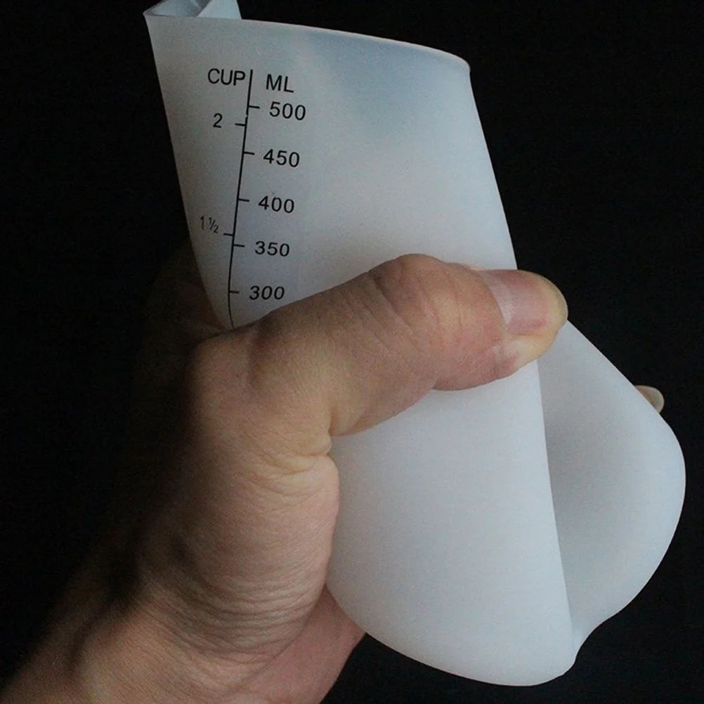 

500ml Heart-Shaped Silica Gel Measuring Cup Thickened Flexible Scale Design Kitchen Baking Cocktail Silicone DIY Tool