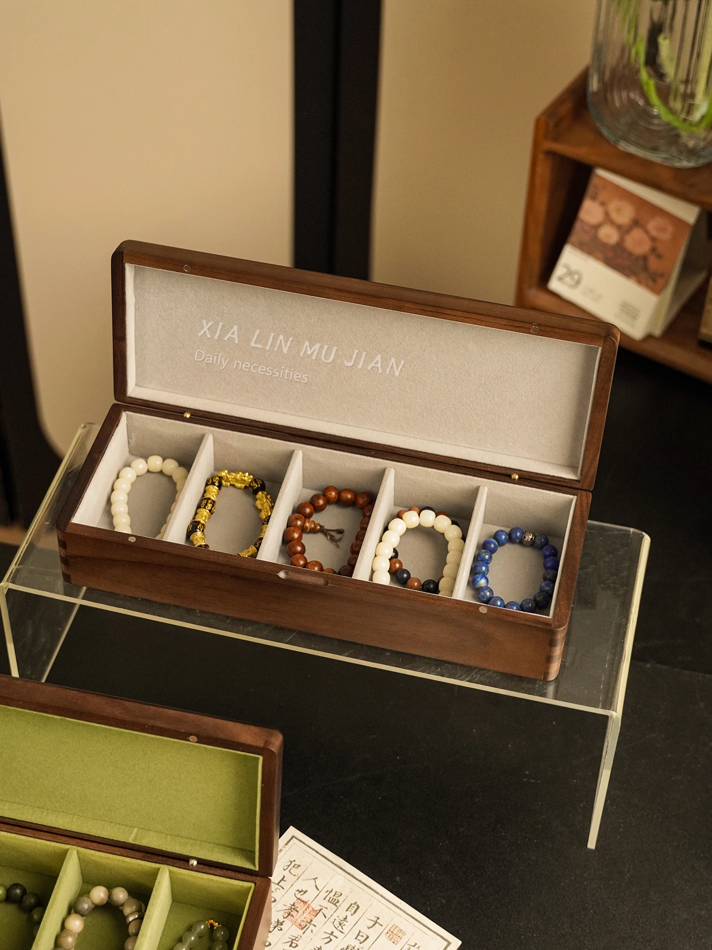 

Premium Quali Wooden Rectangle Storage Box for Beads Storage Anti-Oxidation Incense String Beads High End Jewelry Box