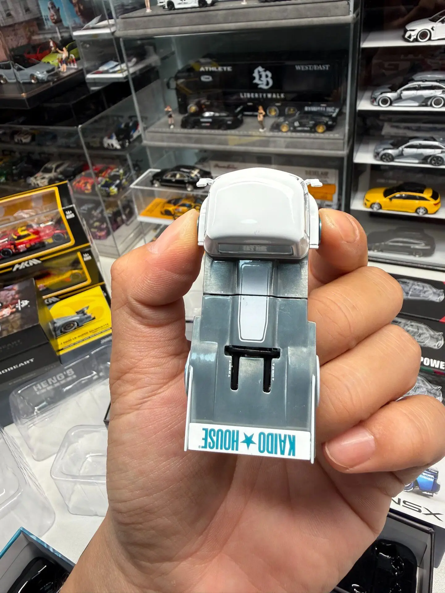 Diecast KAIDO HOUSE x MINIGT 1:64 Scale VW T1 KAIDO WORKS V1 Alloy Car Model
