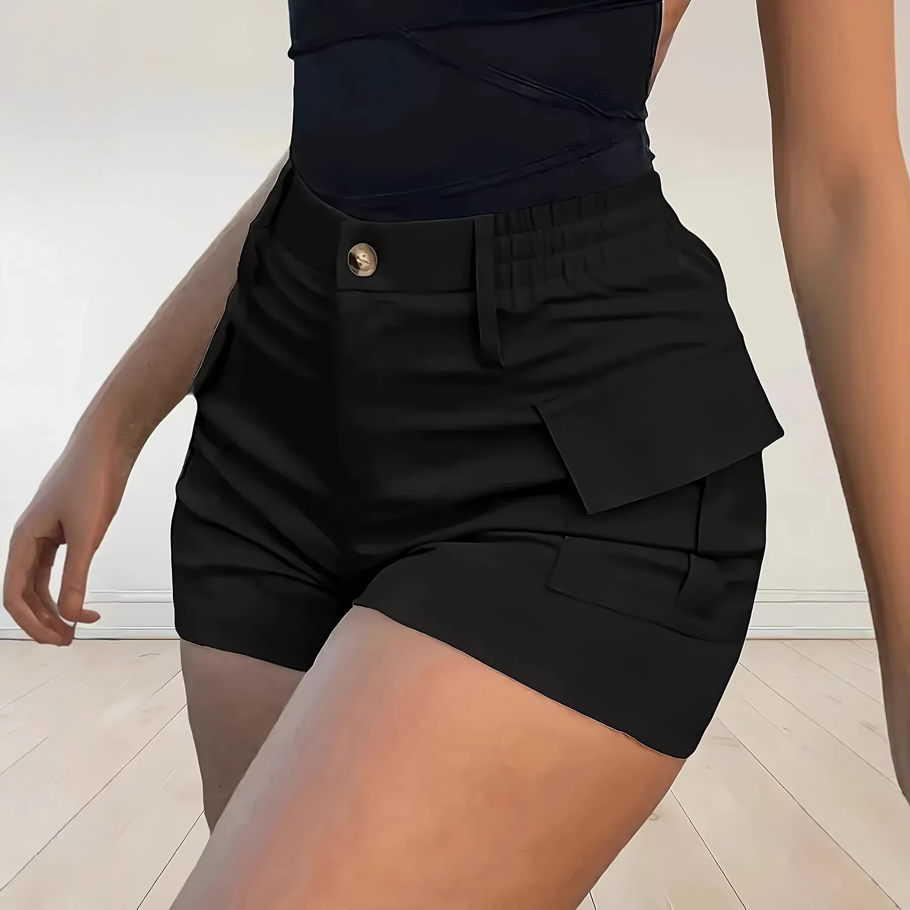 Streetwear Shorts High Waist Elastic Waistband Solid Black Cargo Shorts with Front Flap Pocket Button Closure Mid Thigh Length