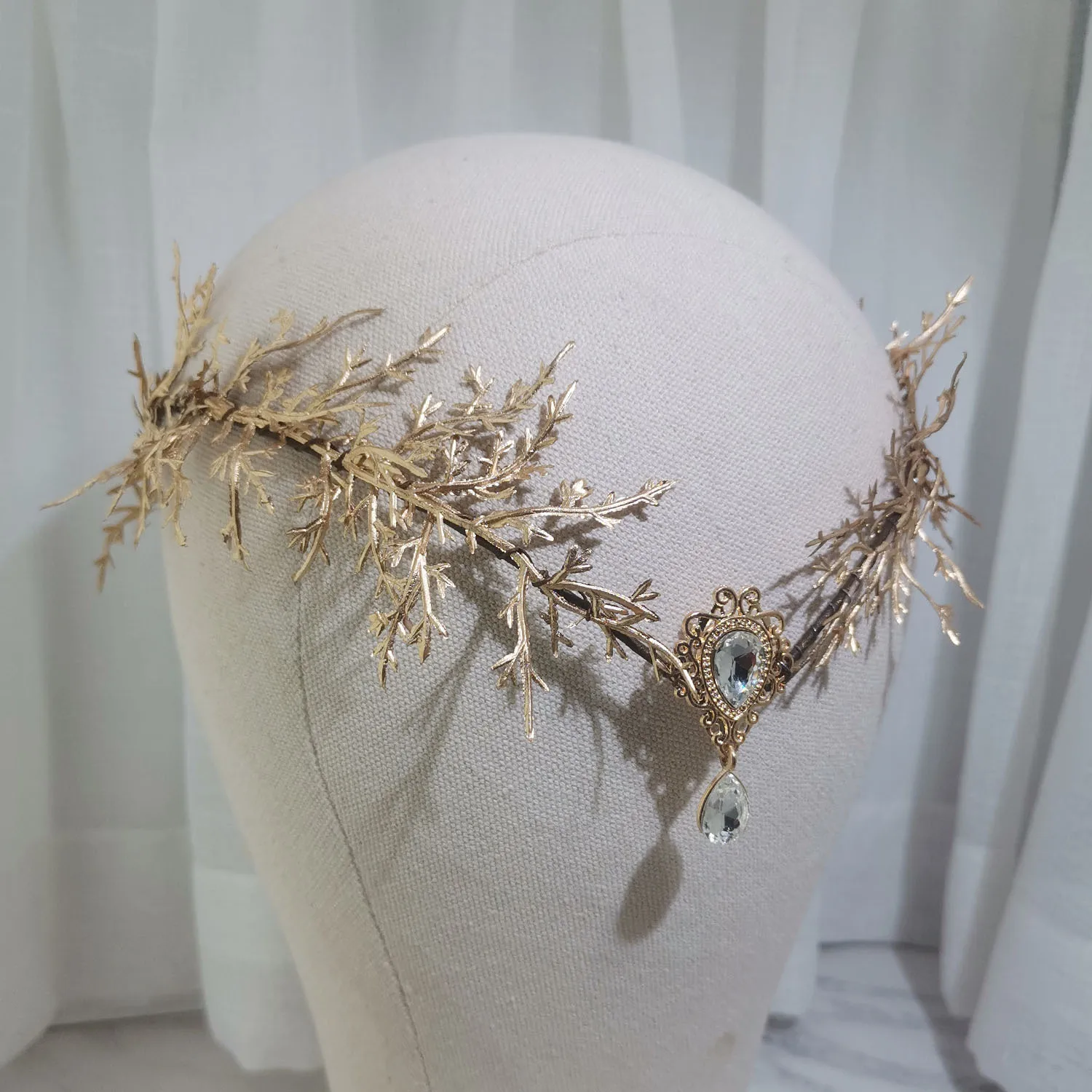 Gold Fairy Leaf Headpiece with Forehead Pendant – Bridal Elf Crown Hair Vine for Wedding or Photoshoot