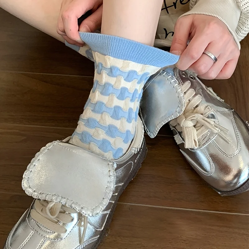 Random 5-Pair Women's Mid-Calf Socks,Candy-Colored Bubble Pattern,Versatile and Breathable,Well with Skirts and White Sneakers