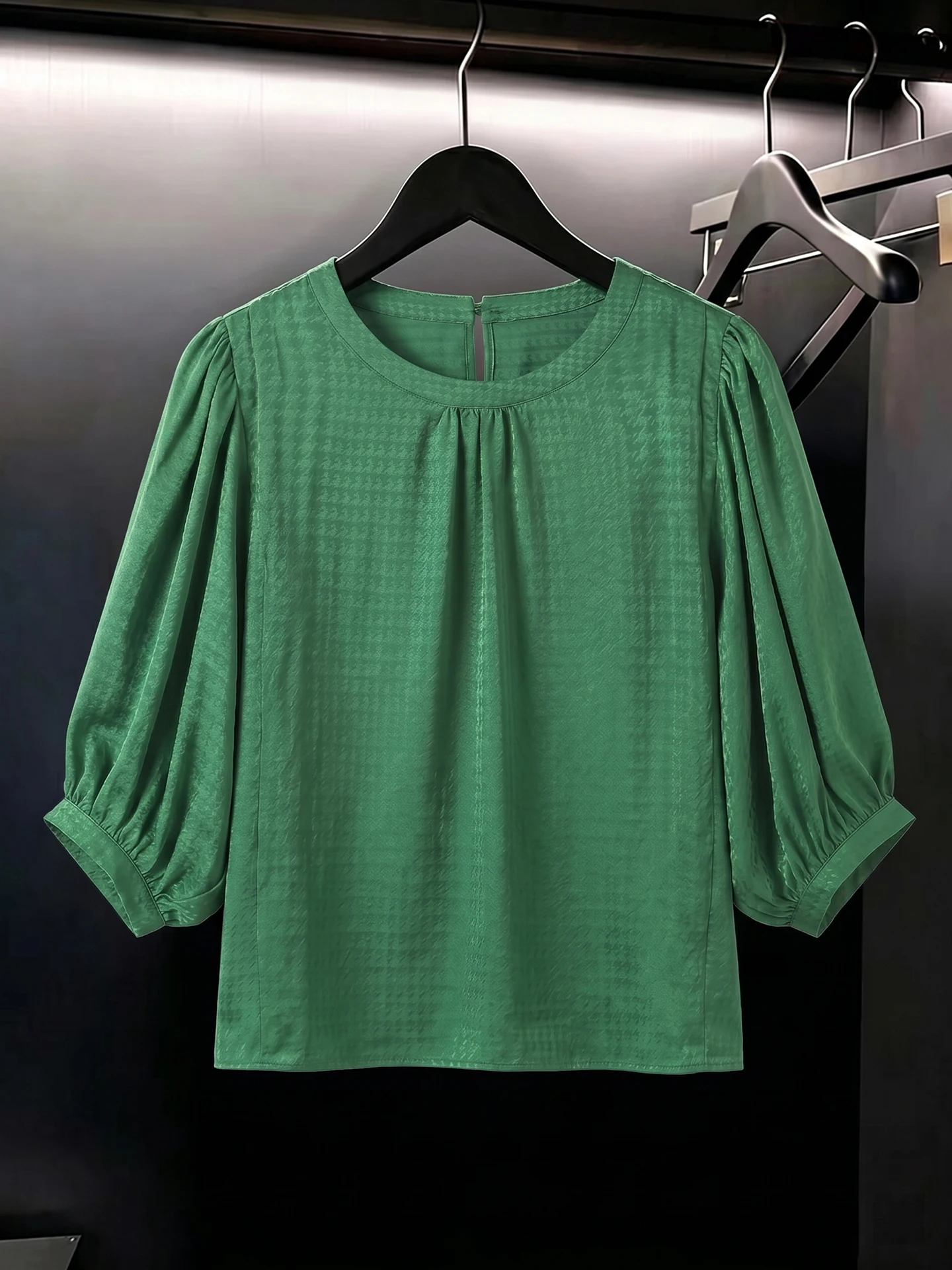 

Youthful Pure Color round Neck Comfortable Overhead Shirt Stylish Base Layer Top for Women Summer Design Sensation Fashionable