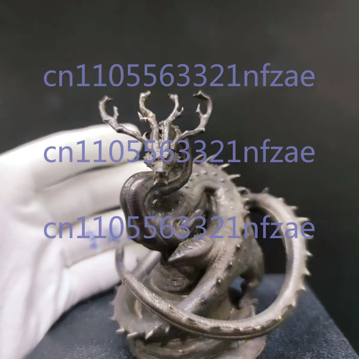 

Азиатское бронзовое производство стального дракона, мощная и доминантная декоративная статуя.