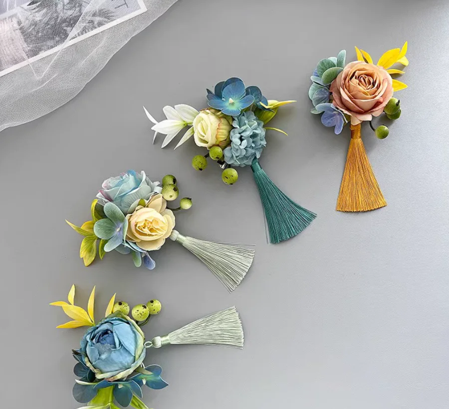 Original innovative Chinese blue-green series corsage Bridesmaid simulation hand-painted antique shooting props.