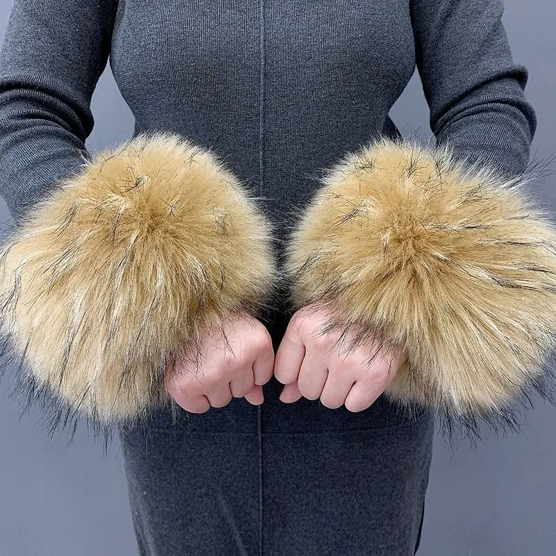 Faux Fox Fur Cuffs Arm Warmer Winter Plush Windproof Women Wrist Cuff Sleeves Gloves Pompom Bracelet Wristband Sleeves Accessory