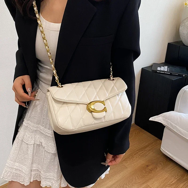 

2025 Luxury High-End Leather Handbag For Women With Letter Logo Design And Fashionable Minimalist Appeal
