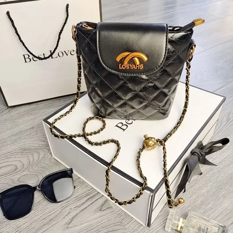 

Unique Casual Chic Crossbody Handbag Women’s Luxury Leather Tote Bag Minimalist Vintage Fashionable Design