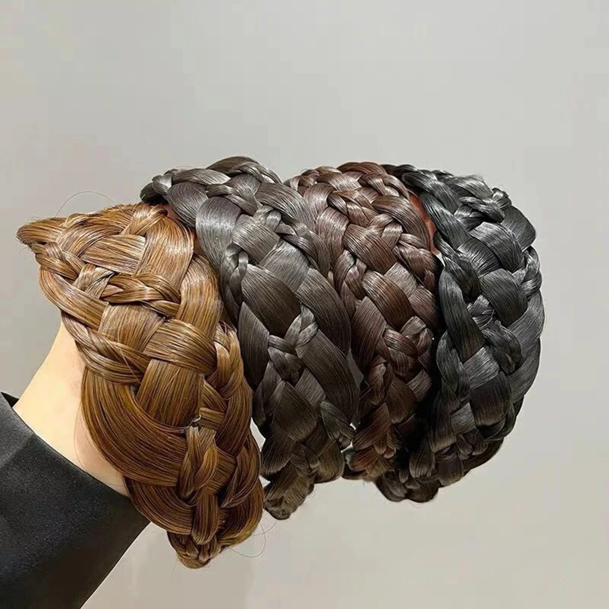 Рисунок 3 - Женский синтетический парик