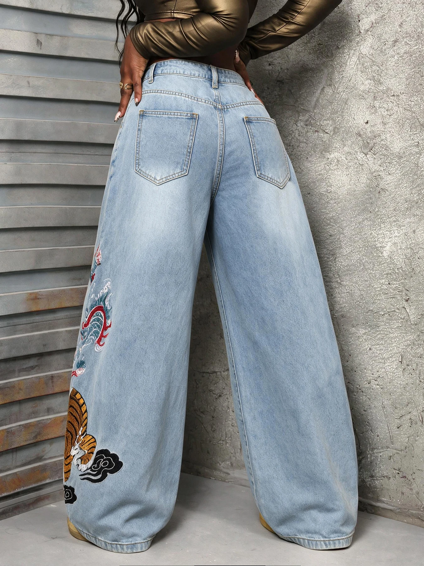 American Retro Flower Tiger Embroidery Design Washed Light Blue Baggy Jeans Women Y2K Street Fashion Hot Girl Wide Leg Pants
