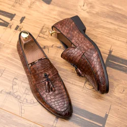 New pointed Business shoes Comfortable soft Leather footwear Men Outdoor non slip Loafers Moccasins Casual light Flats Zapatos