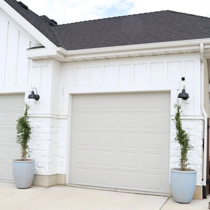 Wholesale Automatic Contemporary Residential Garage Doors with Motor Aluminum Sectional Overhead Garage Doors for Villa House
