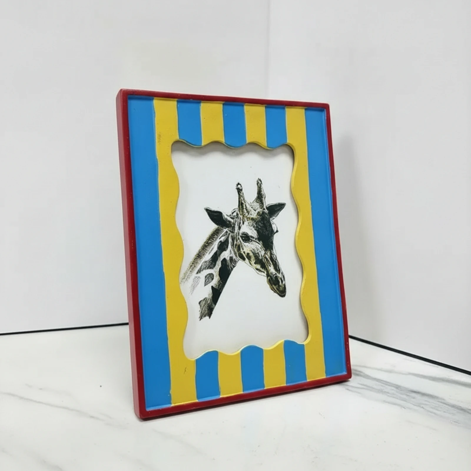Picture Frame with Scalloped Edge Textural Photo Frame with Striped Pattern Decor Farmhouse Casual for Table, Shelf