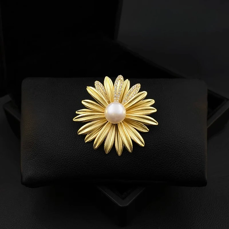 

Pearl Flower Stamen Brooch for Women, Suit Accessory, Yellow Daisy Jewelry Cardigan Sweater Pin, Wool Coat Brooch 6003