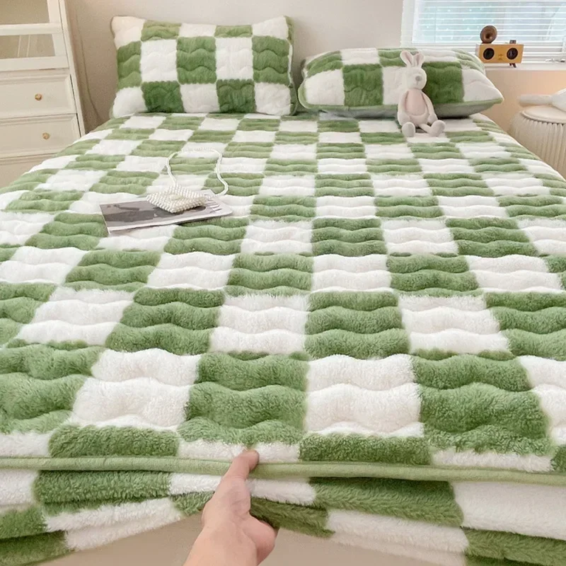 Milk Velvet Bed Sheet Cotton Mattress and Three Piece Set of Autumn and Winter New Coral Velvet Mattress Protective Cover