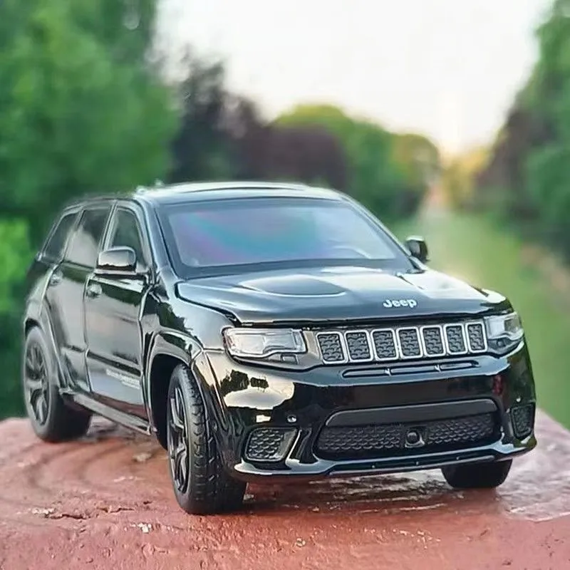 1:32 Jeeps Grand Cherokee aluminiowy Model samochodu Diecast imitacja metalu zabawka pojazd terenowy Model dźwięk i światło zabawki dla dzieci