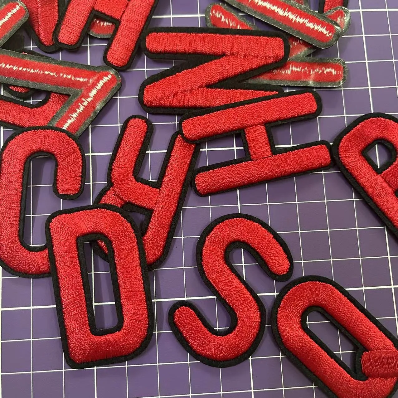 Red Letters Iron On Patch Applique Diy Alphabet Embroidered Patches For Clothing Bags Sewing Name Badge Patch Accessories