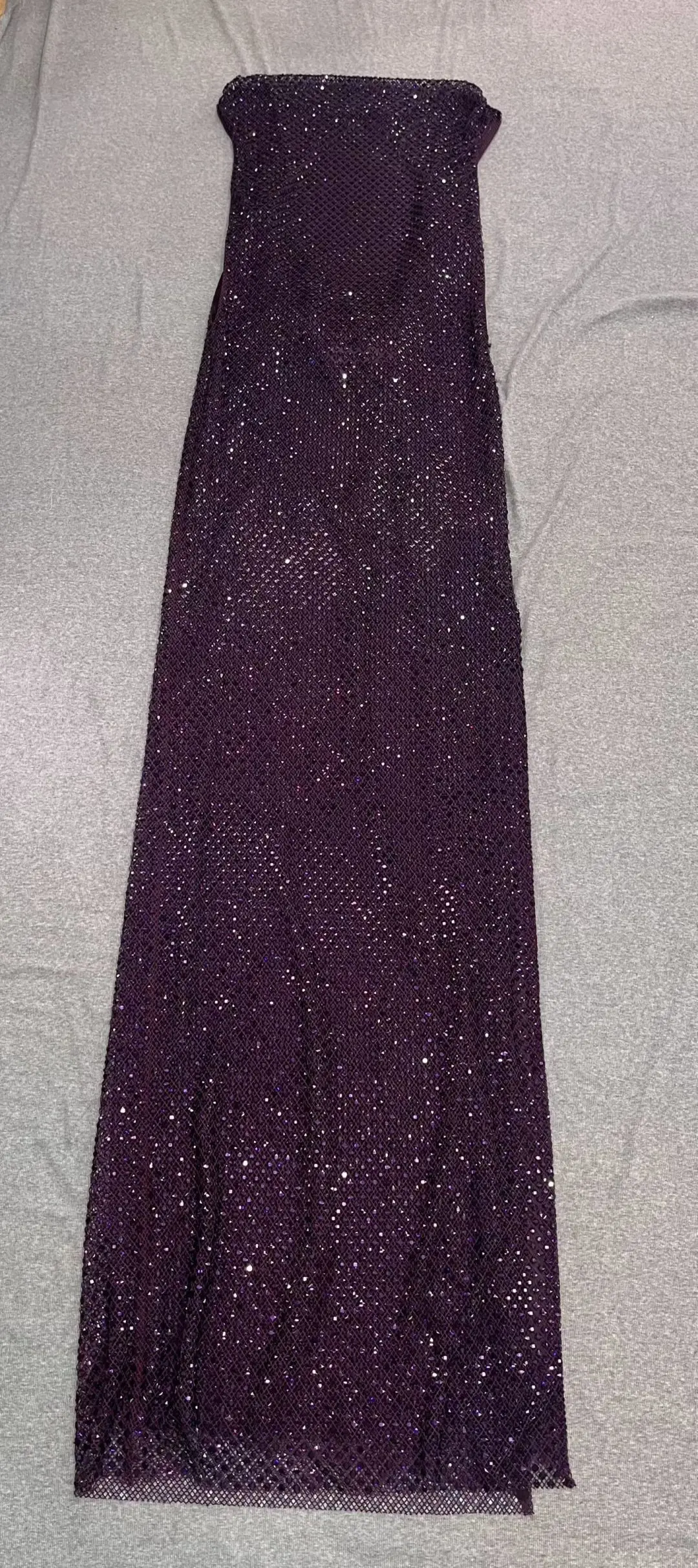 Damen 2025, neues wunderschönes, violettes, ärmelloses, mit Diamanten gepresstes Midikleid, attraktiv