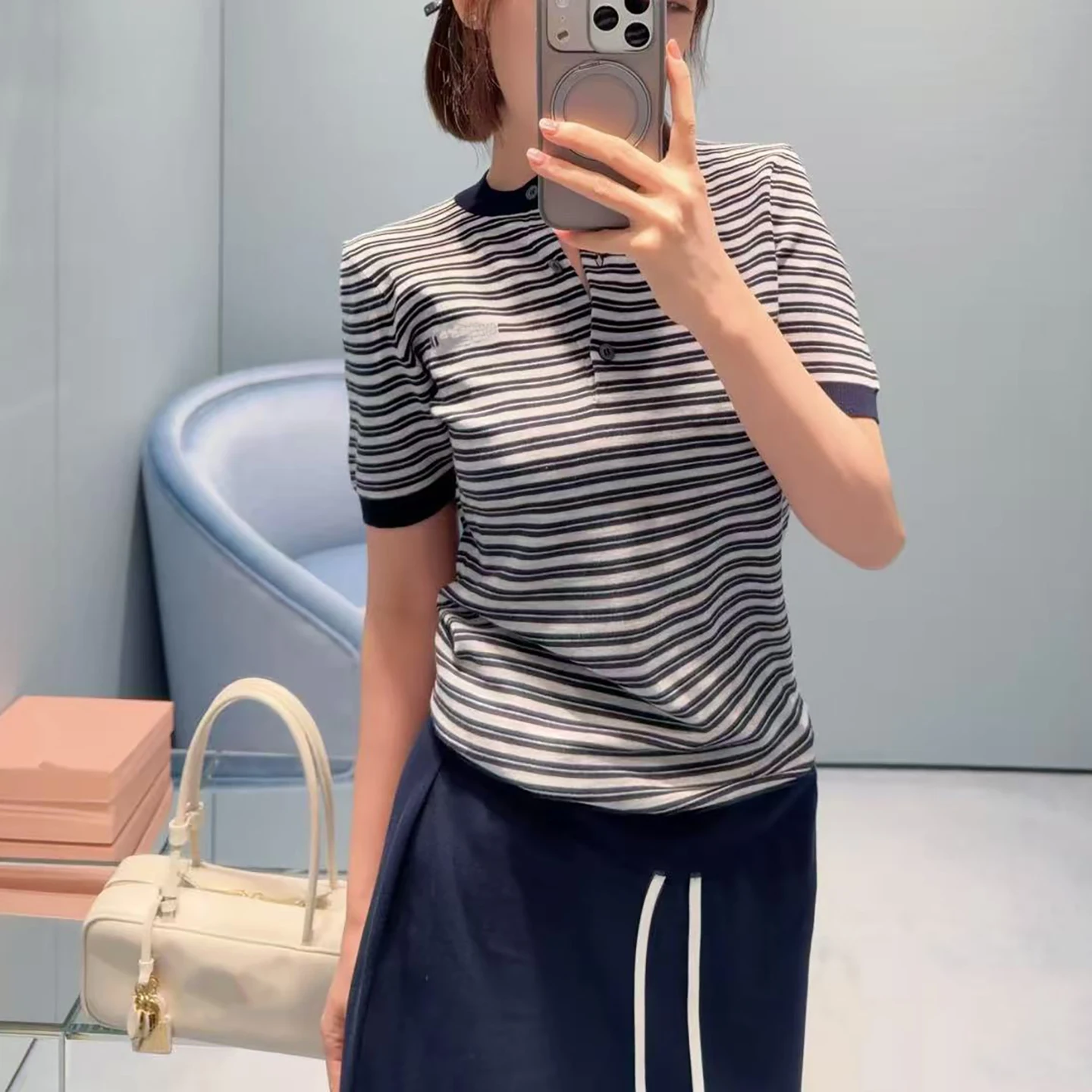 Retro contrasting color round neck button-striped knitted sweater women's autumn thin versatile age-reducing T-shirt top