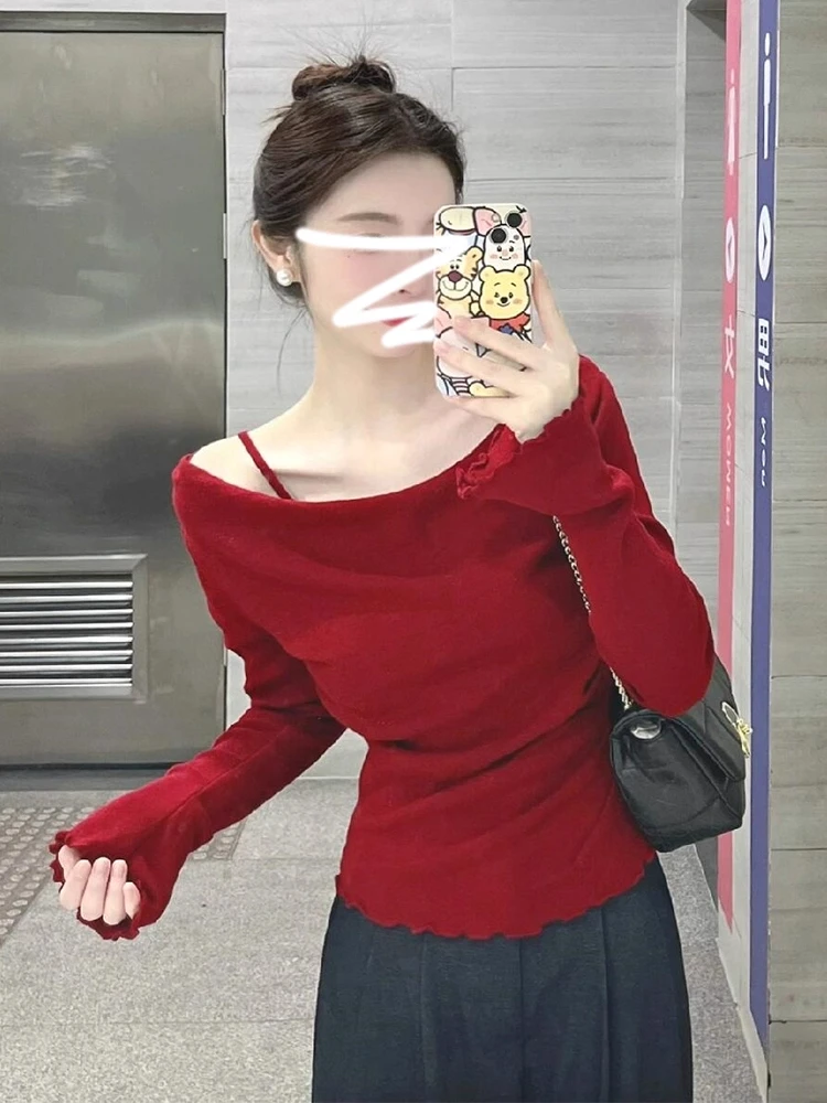 

Красная вязаная футболка на одно плечо для женщин: модная, уникальная, базовая, для повседневной носки, приталенная, с длинным рукавом