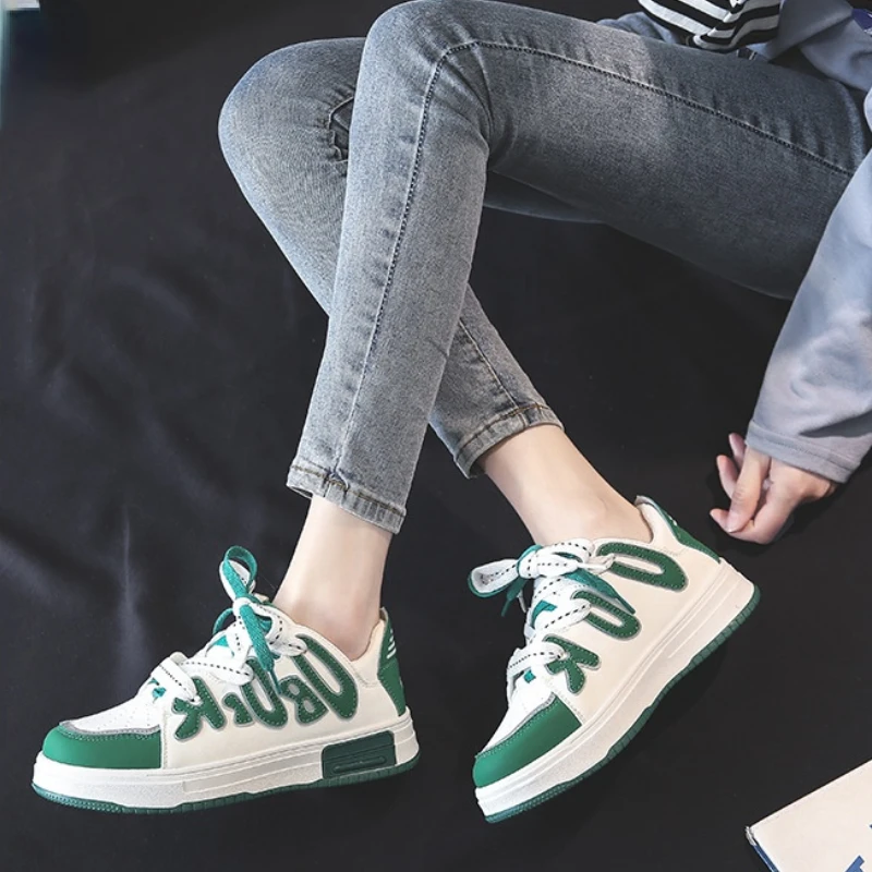 

2022 Spring New Fashion Women's Sneakers Casual Sports Running Vulcanized Shoes Female Colorblock Cross Lace Designer Sneakers