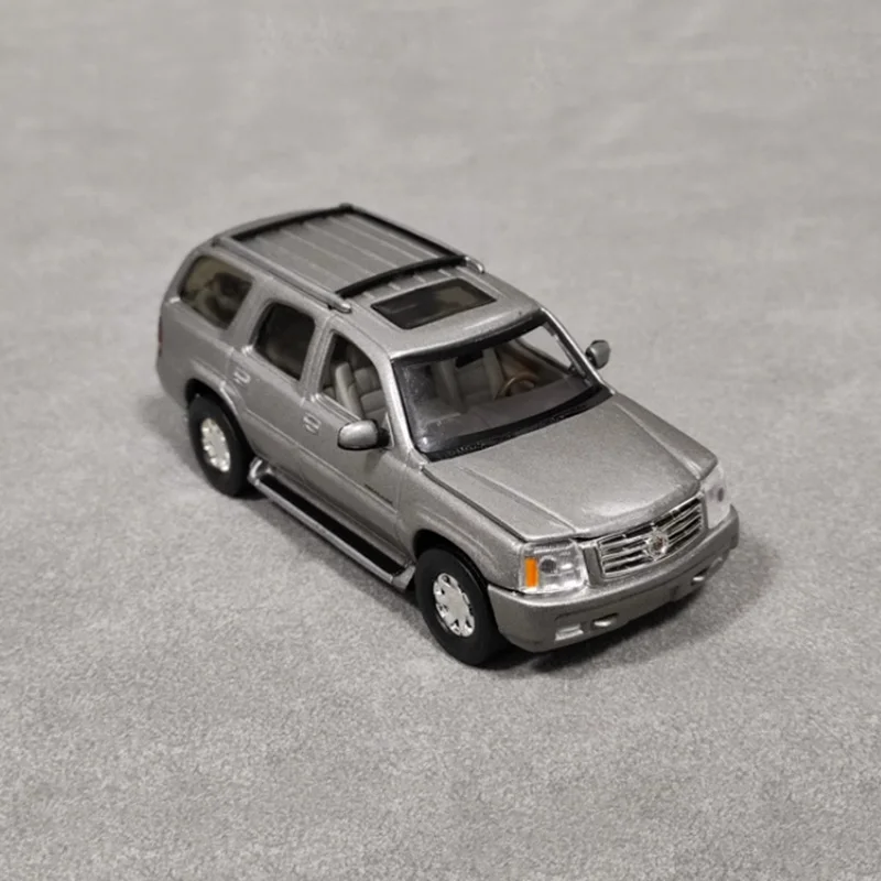 Diecast 1:43 Scale Escalade Off Road Vehicle Alloy Car Model Finished Product Simulation Toy Collection Gift Static Model