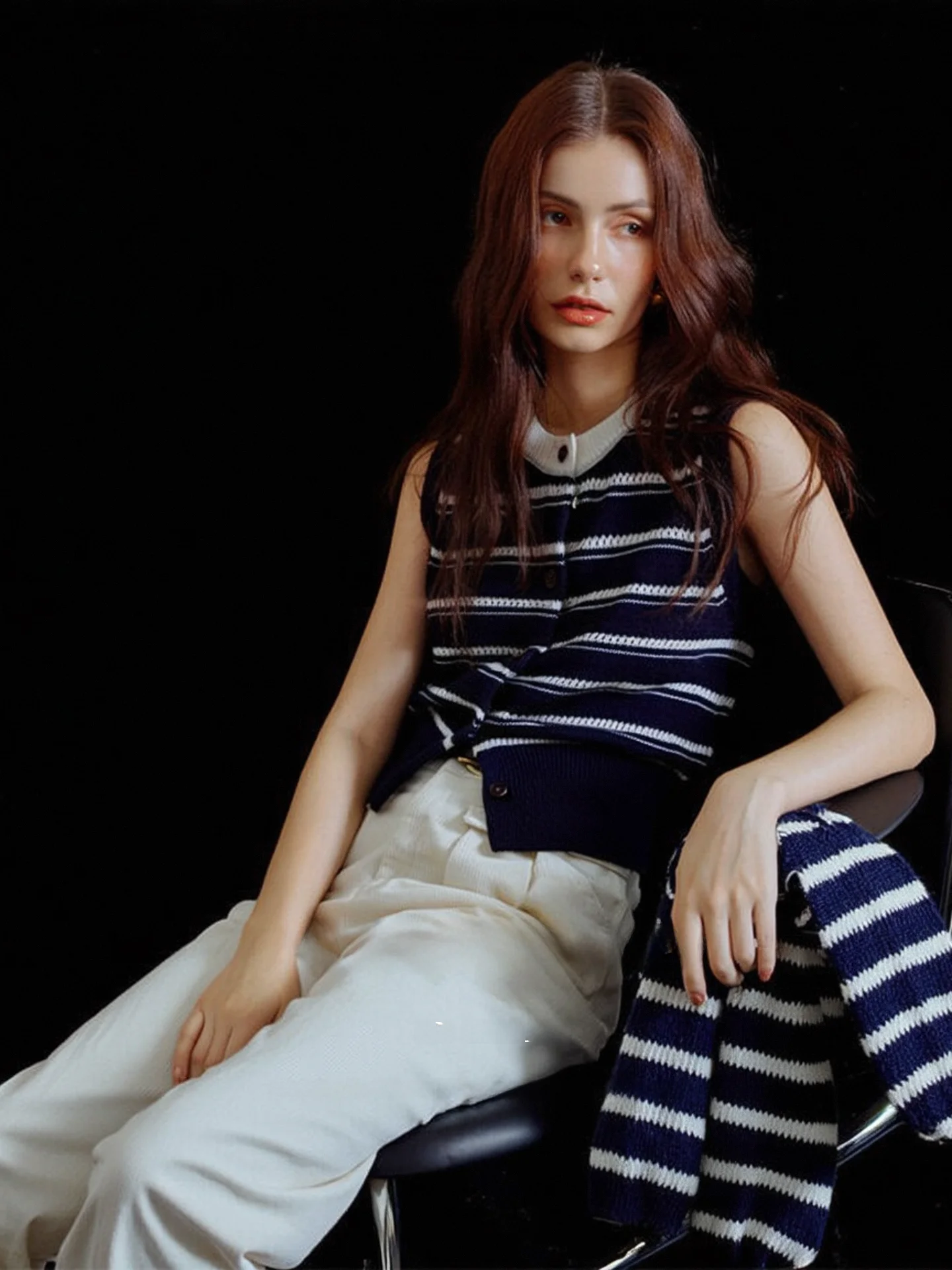 

Huaappuw Slim Fit Striped Sleeveless Knitted Vest Thin Autumn New Style Layering Outerwear Women's Fashion Commute Wind