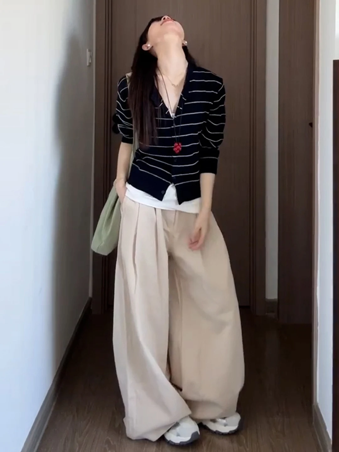 

Korean Early Autumn Aosphere Color Blo Striped round Ne Knitted ort Sweater Jaet Women's Slim Fit Cardigan Top