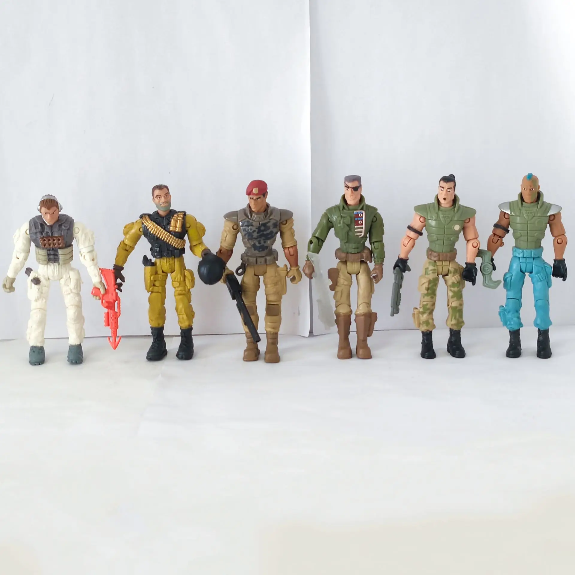 Partia 5 Losowych Żołnierzy Lanard Armia Wojskowa Figurka Akcji 3.75"