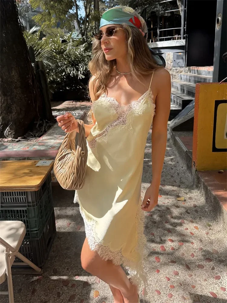 

Sexy Lace Halter Dresses Female Backless Patchwork V-Neck Summer 2025 New Slim Party Dress Women Spaghetti Bodycon Dress