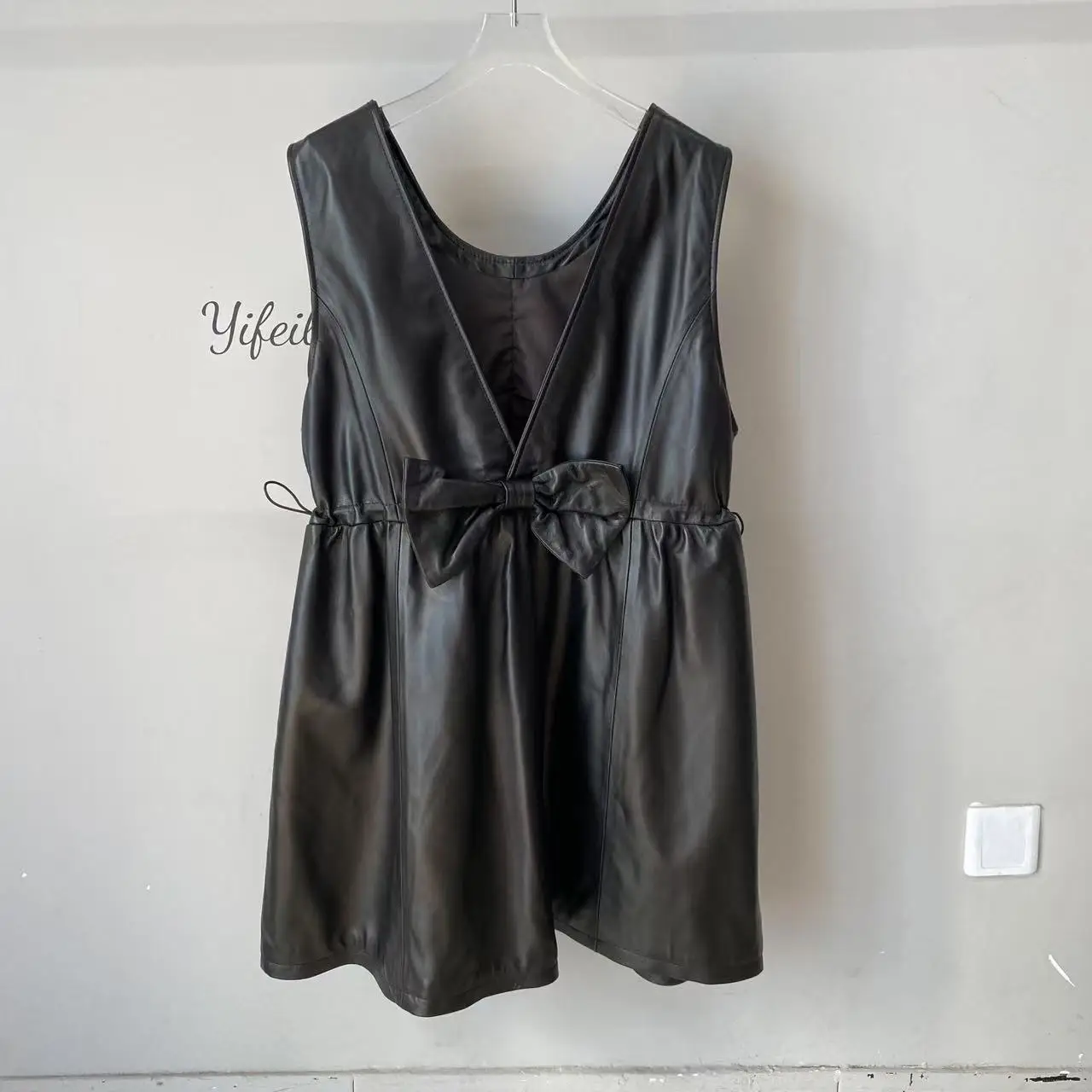 

Autumn 2025 New Sle Women's Genuine eepskin Leather Dr Svel Double-Sided Wear V-Ne Mid-Length Commute Sle