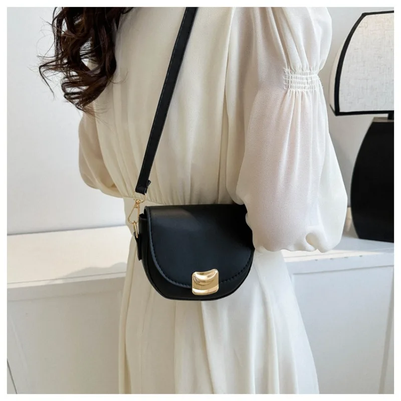 

Popular Mini Fashion Handheld Shoulder Bag for Women's Summer New Western Style Crossbody Bag Saddle Lipstick Shoulder Bag