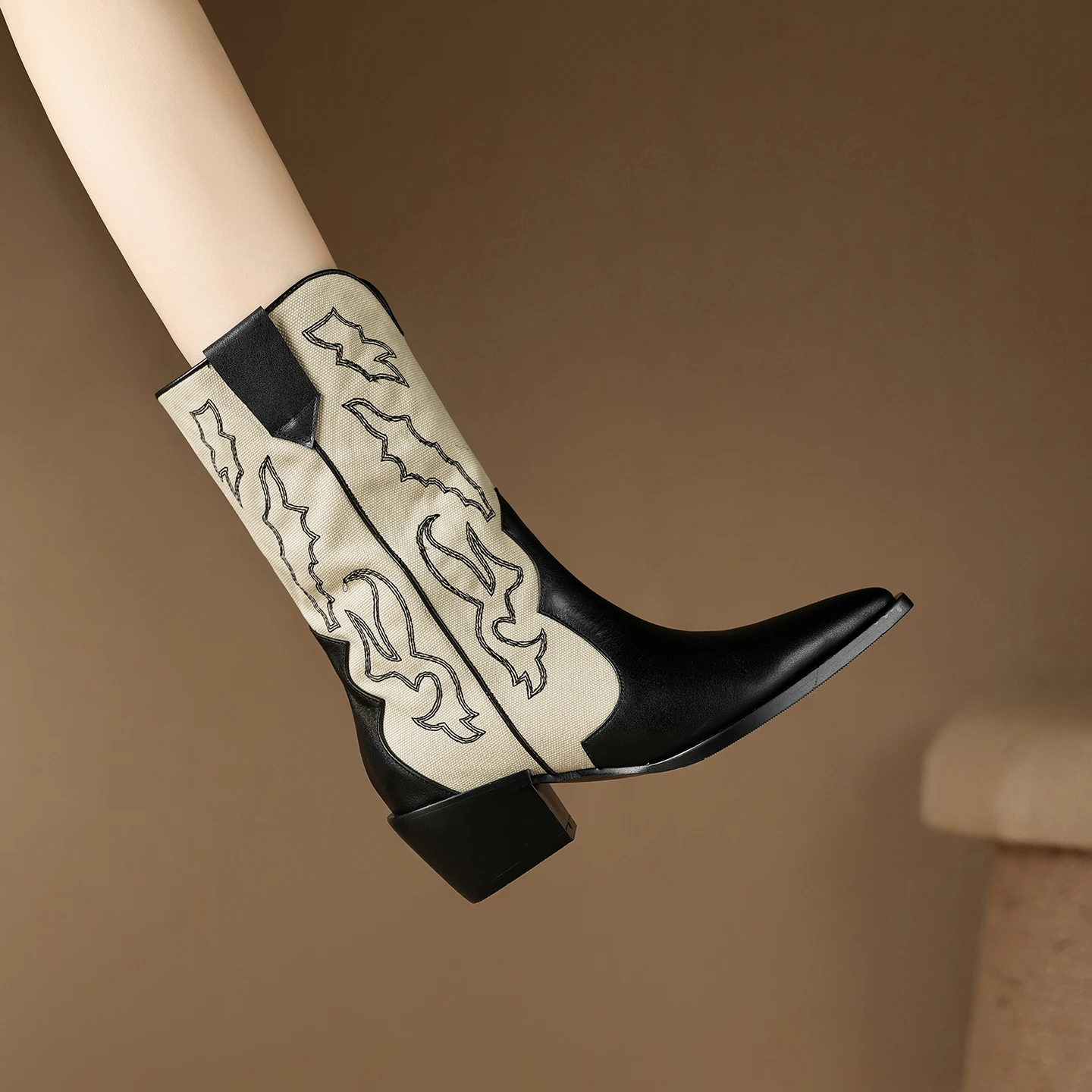 2026 new autumn winter women ankle boots natural leather plus size 22-25cm cowhide+denim pointed toe thick heel western boots view 5