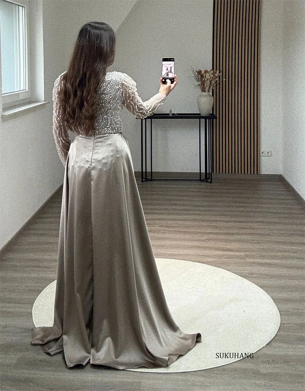 Sukuhang luxo árabe tira frisado vestido de noite com manga longa dubai feminino vestidos de festa de casamento personalizado