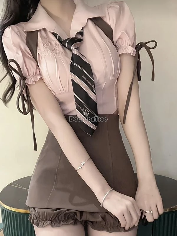 Damski letni zestaw dwuczęściowy w stylu koreańskim na rok 2025: ulepszona koszulka z krótkim rękawem i krótka spódniczka, moda retro, seksowny mundurek JK.