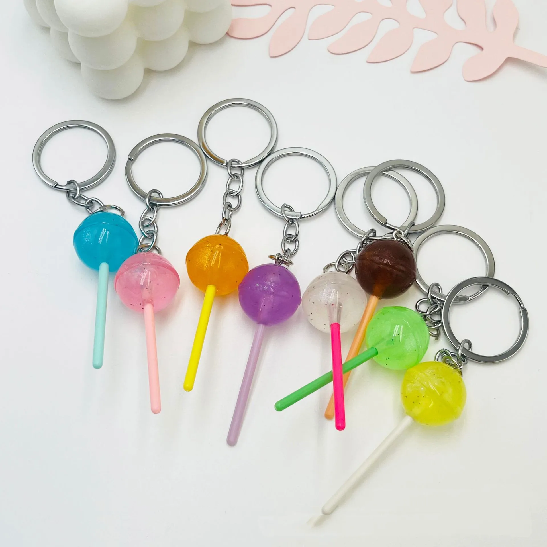 1PCS Simulation lollipop keychain transparent luminous resin accessories candy bag ornaments creative gifts spot. Random color