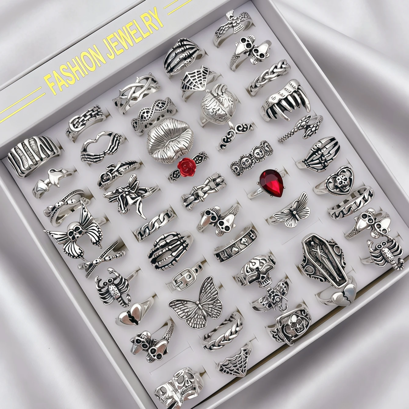 8/15/25/40/60Pieces Vintage Punk Skull Snake Butterfly Rings Set For Women Mix Style Gothic Retro Halloween Jewelry Party Gifts