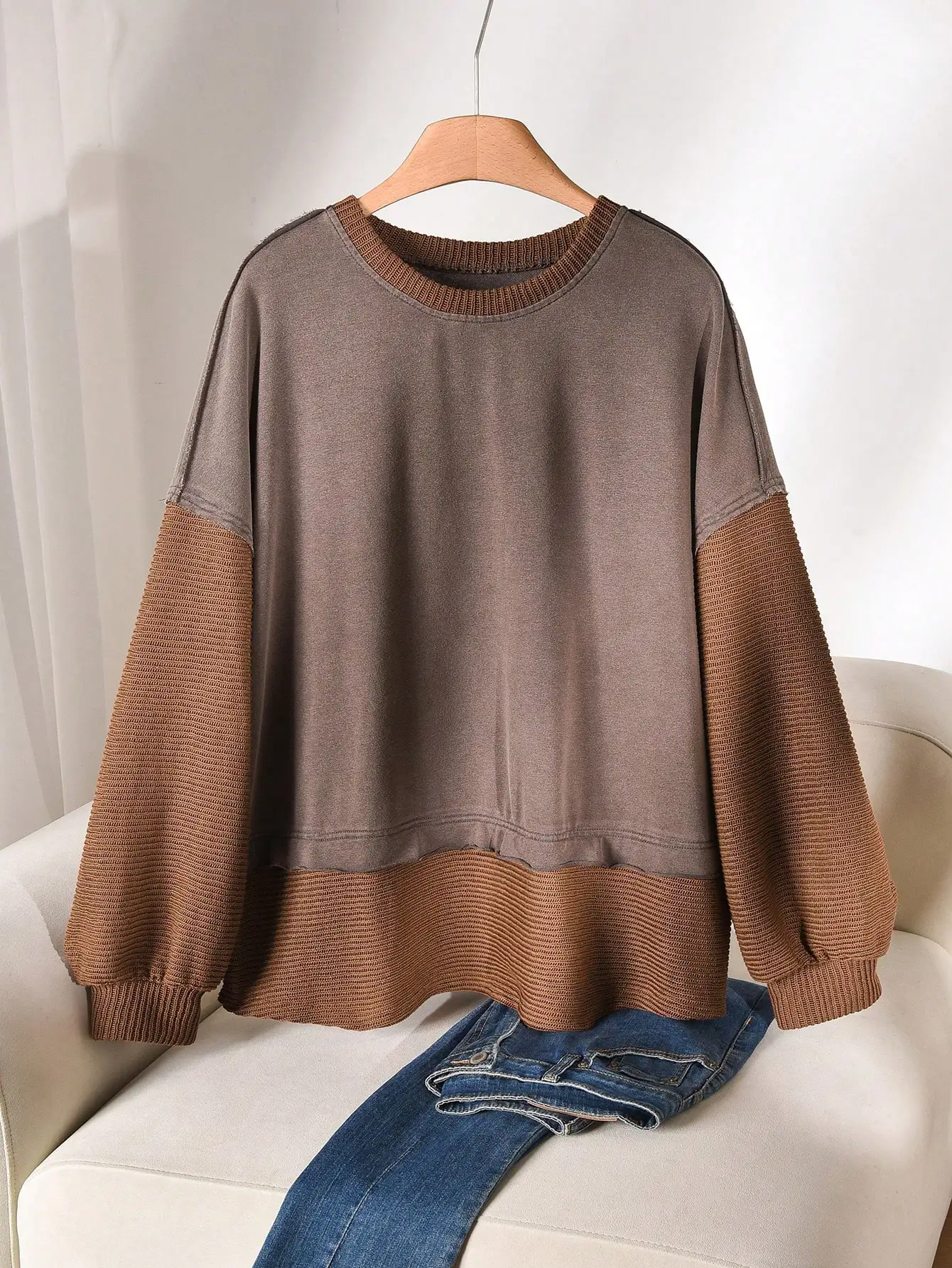 

Женская толстовка свободного кроя с круглым вырезом и длинными рукавами, с ребристыми вставками, для повседневной носки осенью и зимой