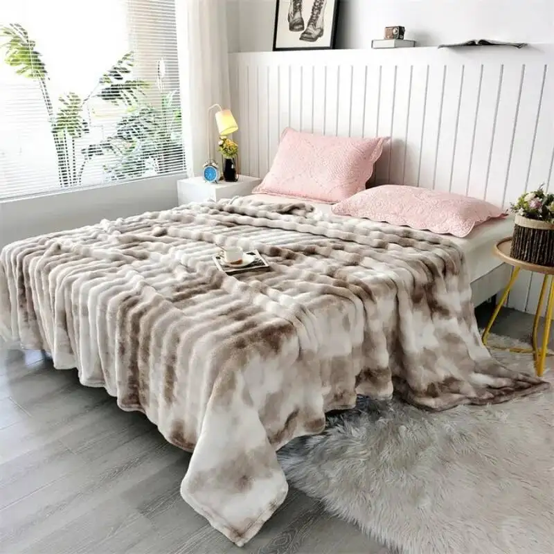 

2025 New Gradual Change Color Bubble Double-Sided Milk Fleece Sofa Air Conditioner Nap Small Blanket