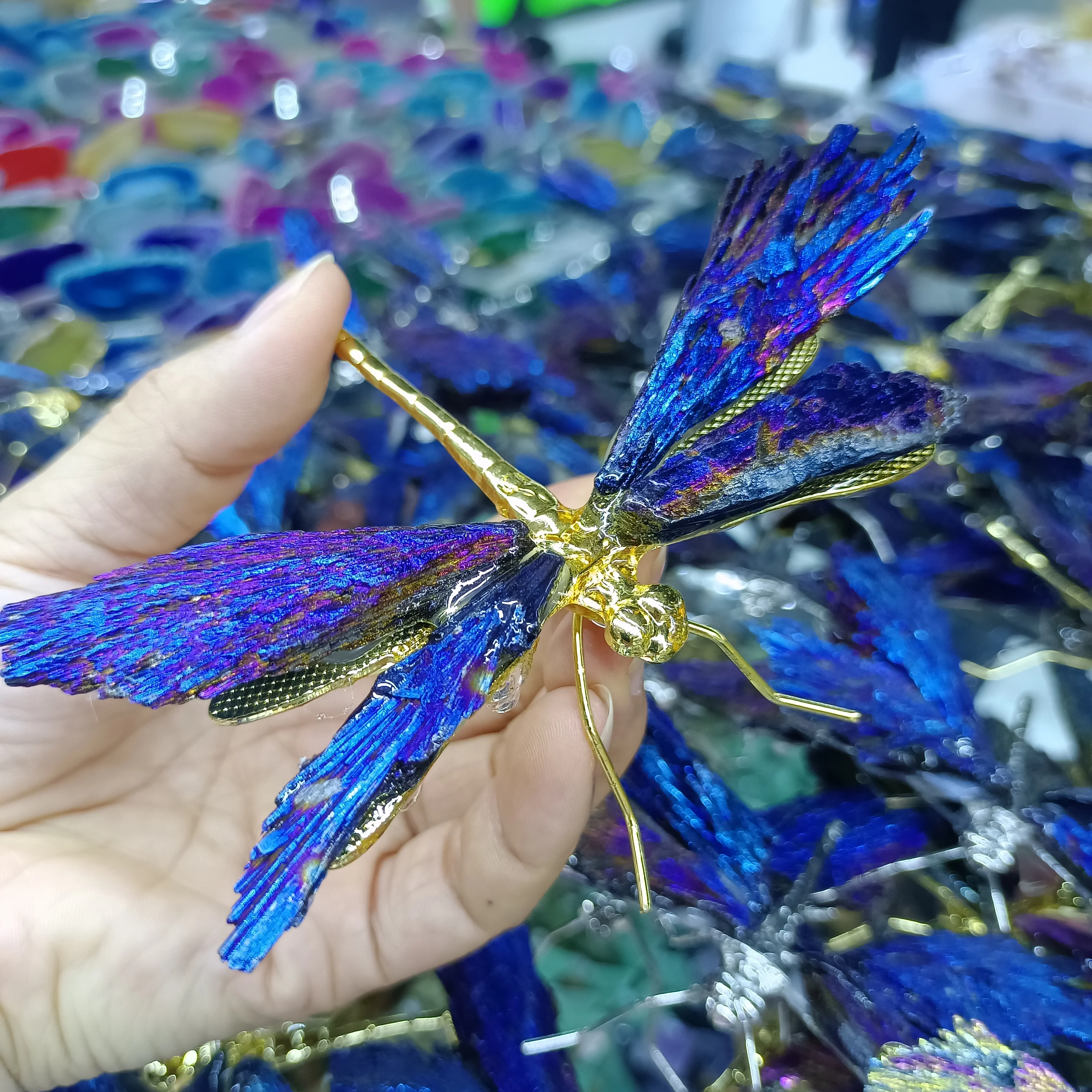 

Natural Feather Tourmaline Stone Plating Color Dragonfly Crystal Energy Gem Home Office Decoration Reiki Healing Craft Gift