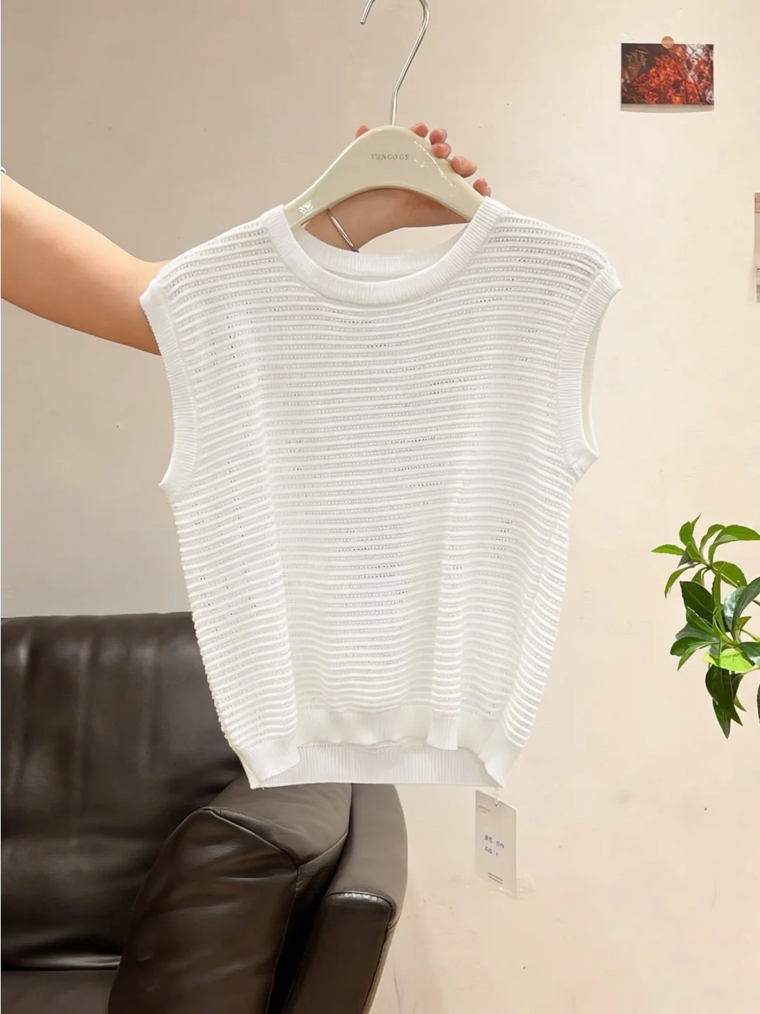 

Корейский шикарный ажурный вязаный жилет из ледяного шелка для женщин, летний, высококачественный, без рукавов, дышащий, свободного кроя, для повседневной носки