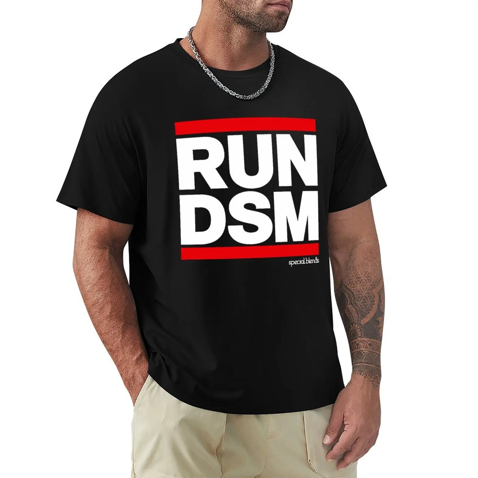 

Run Des Moines DSM T-Shirt Classic Basic Casual T-Shirt