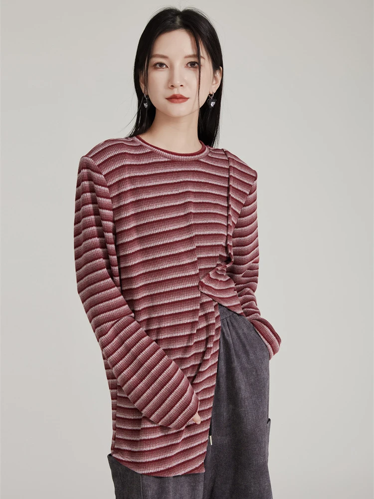 [EAM] Women Red Striped Irregular Slit Big Size T-shirt New Round Neck Long Sleeve Fashion Tide Spring Autumn 2024 1DH7989