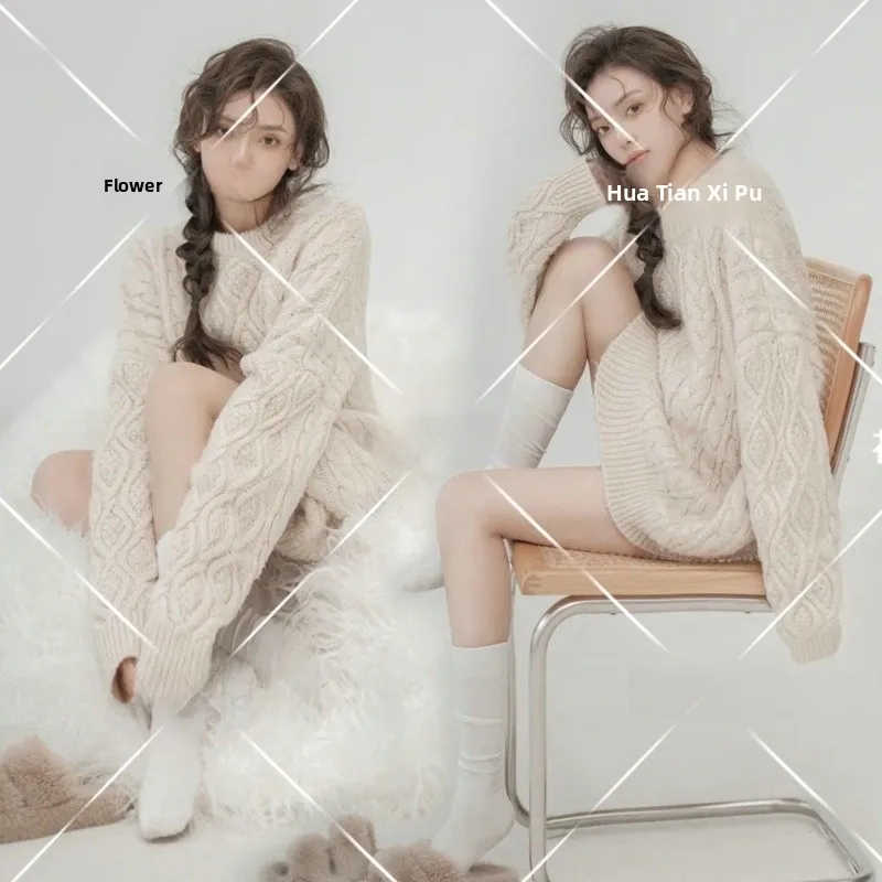 

Ladies' Lazy Sweater Photography Studio Autumn Winter Pure Desire Sweet Girl High-End Art Photo Personal Portrait