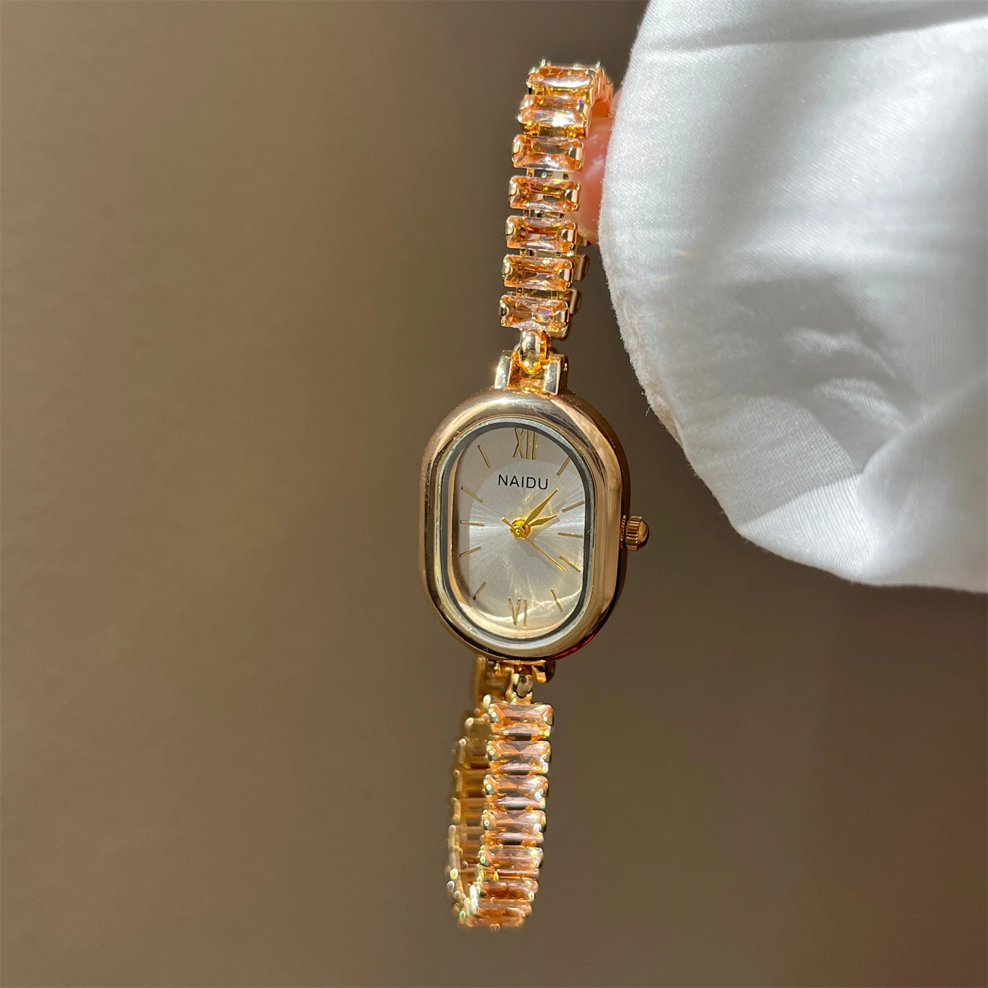 Design personality chain watch women's exquisite temperament quartz watch women high quality luxury watch birthday gift women