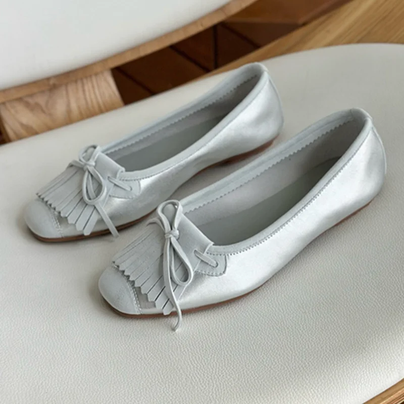

Withered French Elegant Retro Tassel Bow Ballet Shoes Commuting Soft Genuine Leather Flat Shoes Women Minimalist Women's Shoes