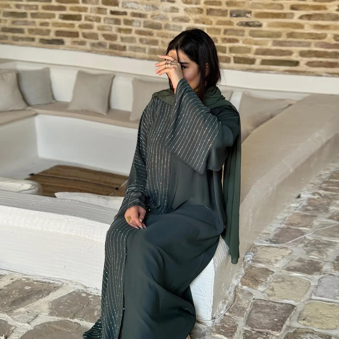 Elegant Rhinestone Embellished Abaya Loose Long Sleeve Modest Abaya Front Snap Closure Open Abaya Fashionable Draped Robe