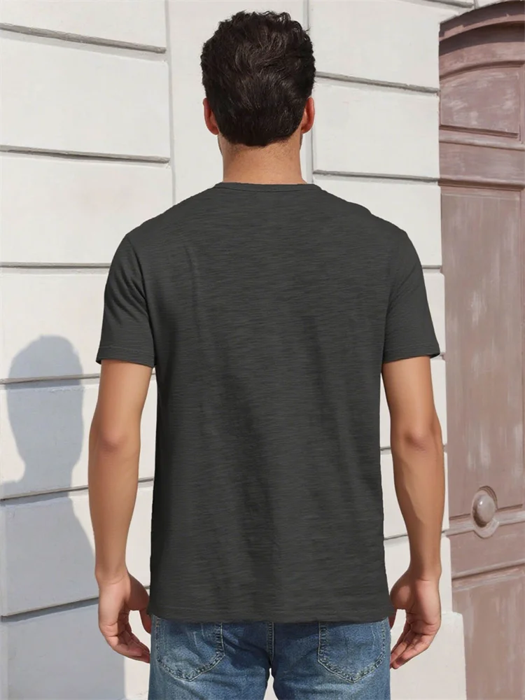 Herren-Baumwoll-T-Shirt, modisches Knopf-Design, atmungsaktiv, einfarbig, kurzärmelig, Henley-Ausschnitt, Tops, schmale Passform, gemütliche männliche Freizeit-T-Shirts – Detail 11
