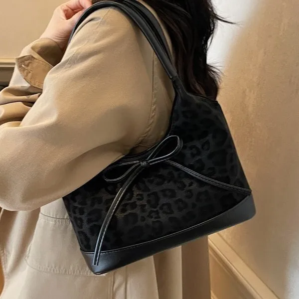 

Fall Winter Leopard Print Tote Bag, Spacious Underarm Purse for Women, College Student Commuter Bag Fashion Shoulder